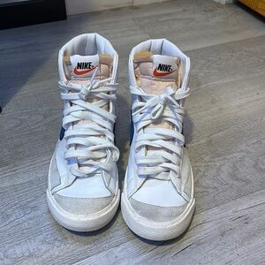 Nike Blazers Mid 77’ White and Blue Sneakers